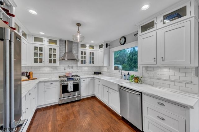 8 Governor Rd, Readington Twp., NJ 08822