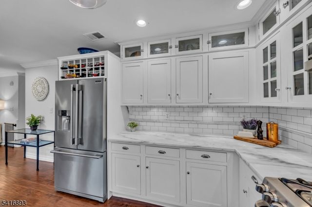 8 Governor Rd, Readington Twp., NJ 08822