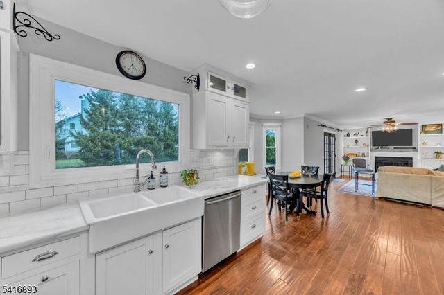 8 Governor Rd, Readington Twp., NJ 08822