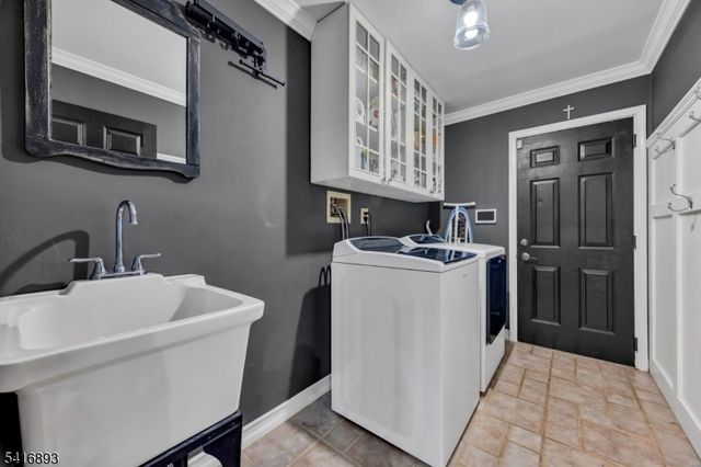 8 Governor Rd, Readington Twp., NJ 08822