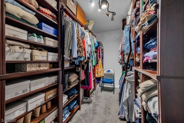 8 Governor Rd, Readington Twp., NJ 08822