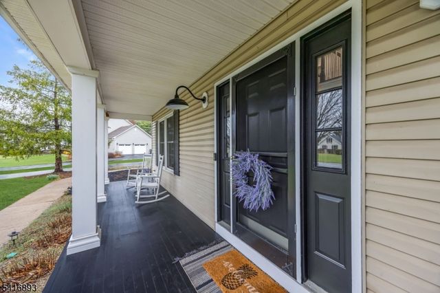 8 Governor Rd, Readington Twp., NJ 08822