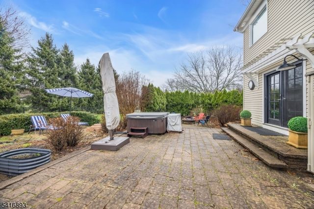 8 Governor Rd, Readington Twp., NJ 08822