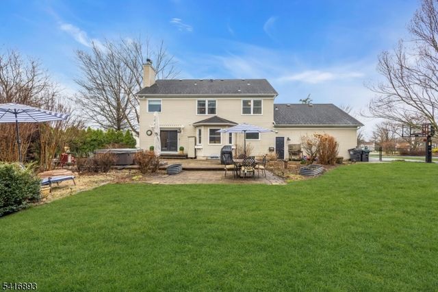 8 Governor Rd, Readington Twp., NJ 08822