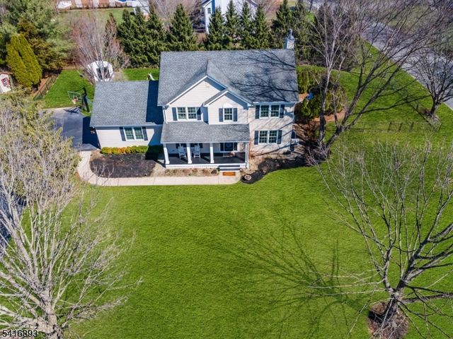 8 Governor Rd, Readington Twp., NJ 08822