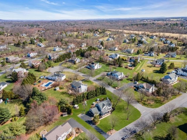 8 Governor Rd, Readington Twp., NJ 08822