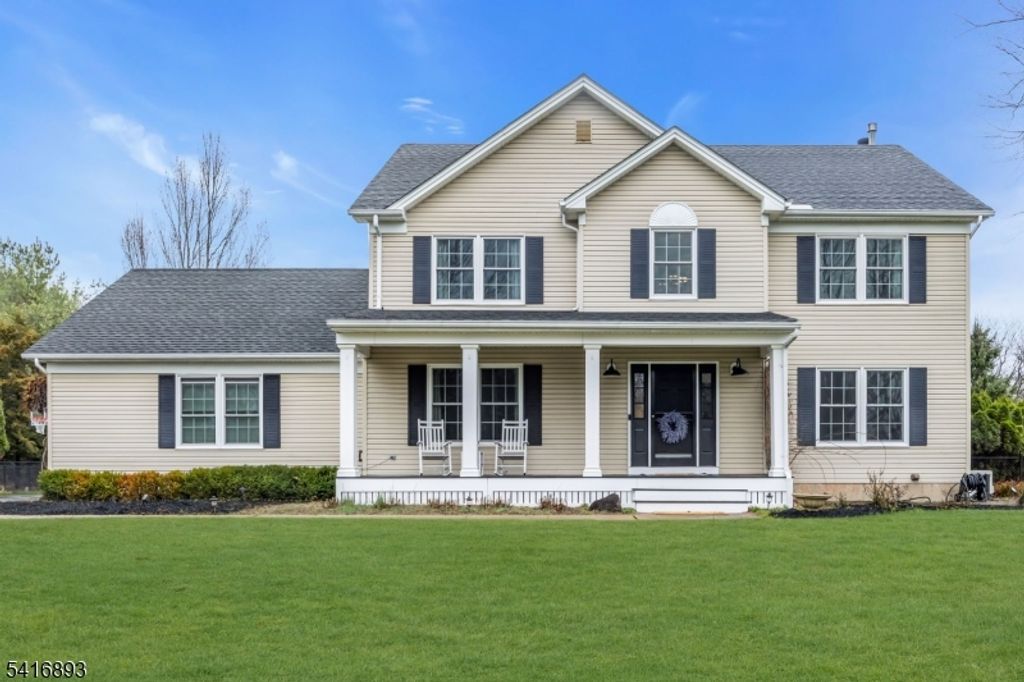 8 Governor Rd, Readington Twp., NJ 08822