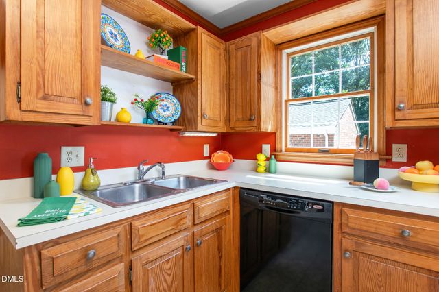 609 Central Avenue, Burlington, NC 27215