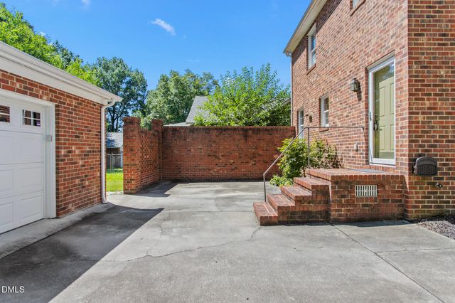 609 Central Avenue, Burlington, NC 27215