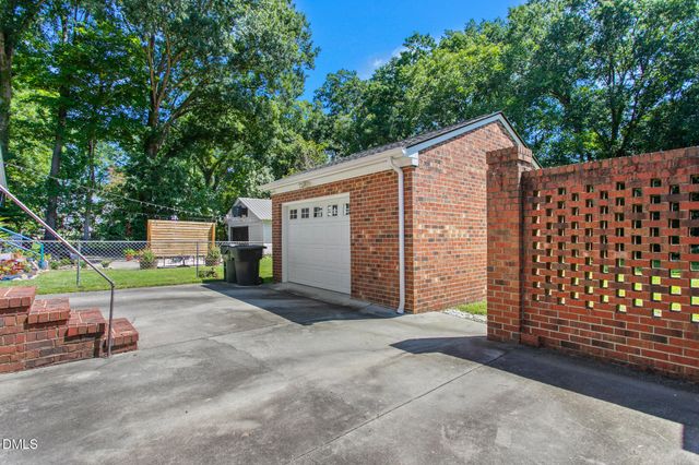 609 Central Avenue, Burlington, NC 27215