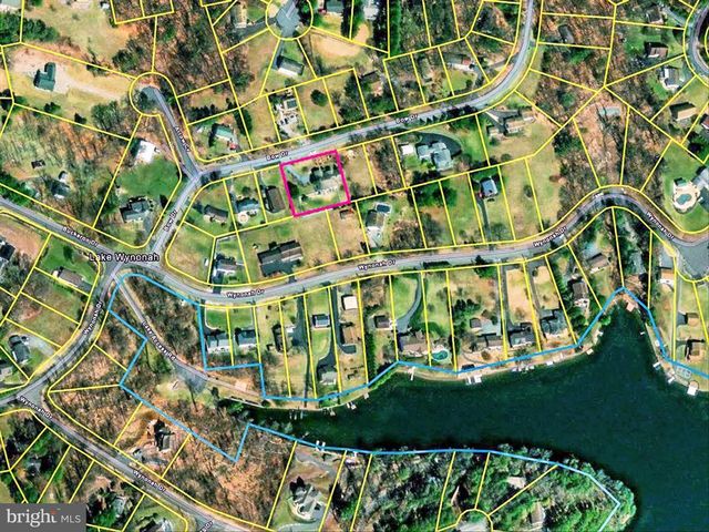 1888 BOW DR, Auburn, PA 17922