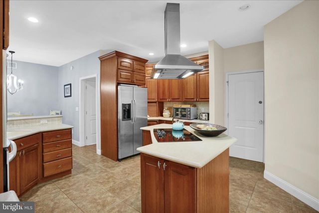 1888 BOW DR, Auburn, PA 17922