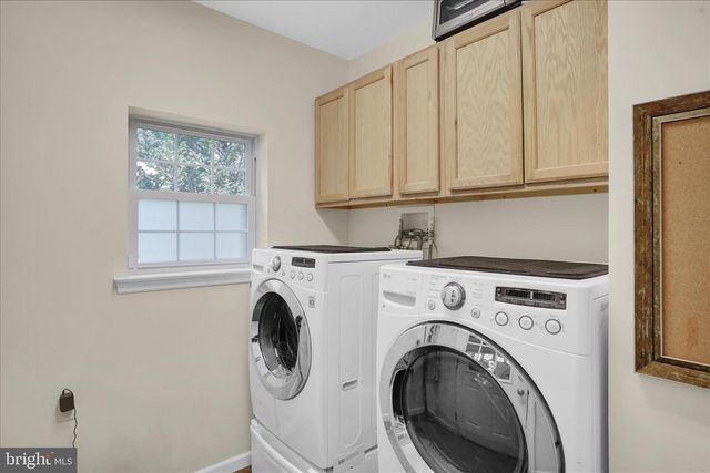 1888 BOW DR, Auburn, PA 17922