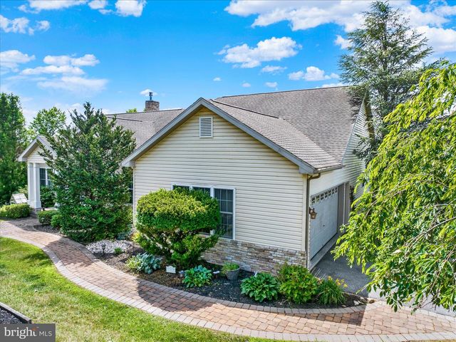 1888 BOW DR, Auburn, PA 17922