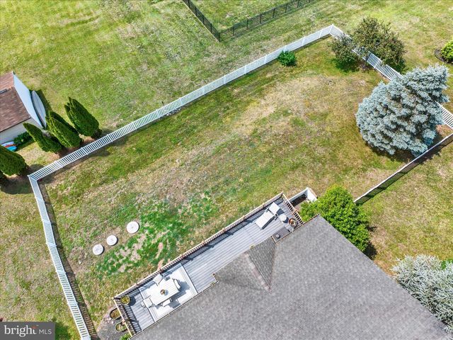 1888 BOW DR, Auburn, PA 17922