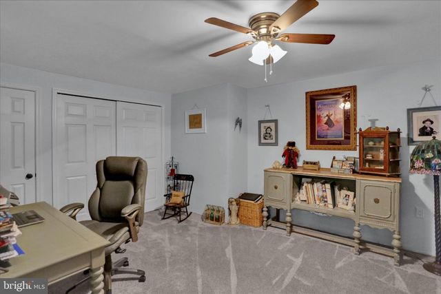 1888 BOW DR, Auburn, PA 17922