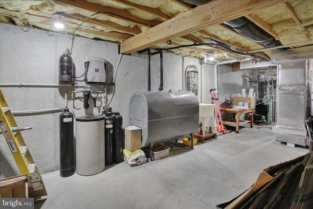 1888 BOW DR, Auburn, PA 17922