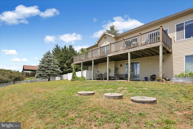 1888 BOW DR, Auburn, PA 17922