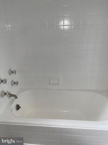 2737 DEVONSHIRE PL NW #327, Washington, DC 20008