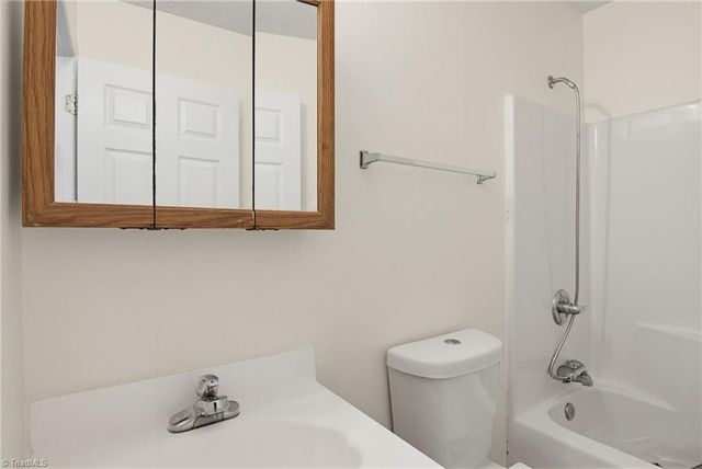 1528 Ambridge Court, High Point, NC 27235