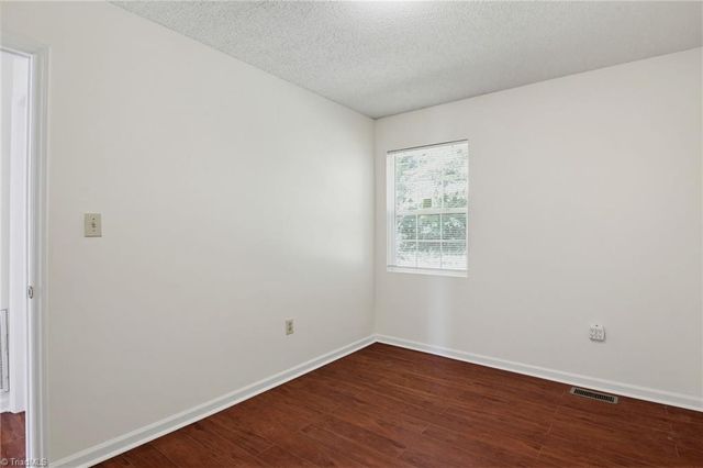1528 Ambridge Court, High Point, NC 27235