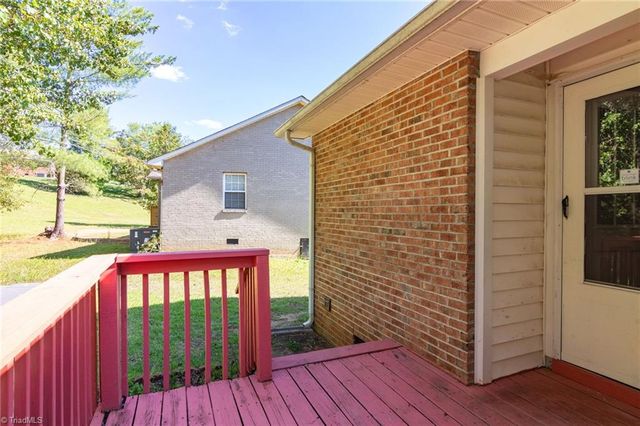 1528 Ambridge Court, High Point, NC 27235
