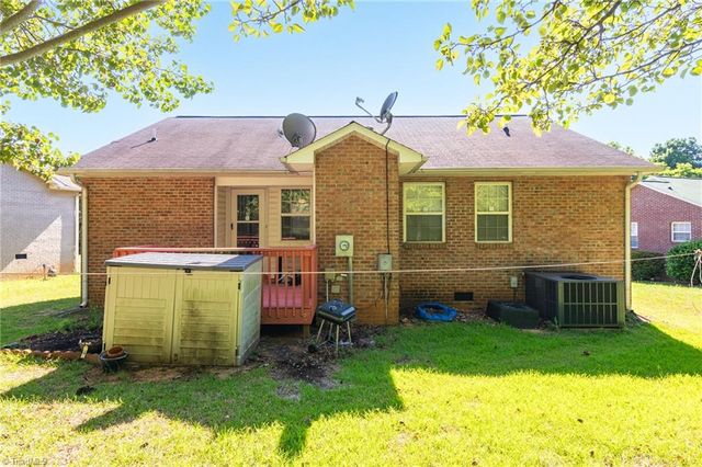 1528 Ambridge Court, High Point, NC 27235