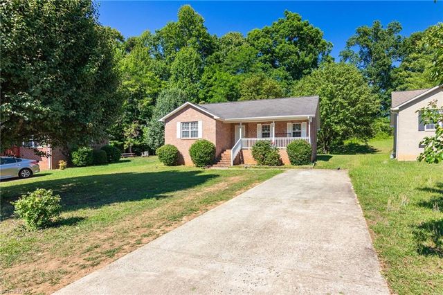 1528 Ambridge Court, High Point, NC 27235