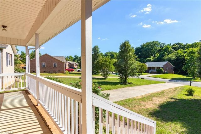1528 Ambridge Court, High Point, NC 27235