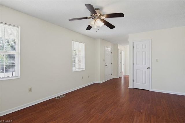 1528 Ambridge Court, High Point, NC 27235