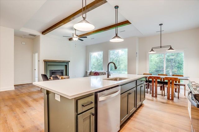 5561 Wandering Way, Maize, KS 67101