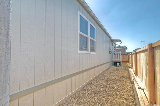 541 W 15th Avenue Spc 15, Escondido, CA 92025