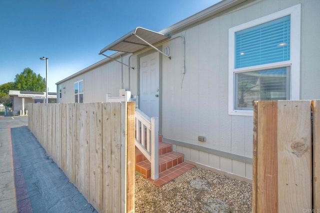 541 W 15th Avenue Spc 15, Escondido, CA 92025