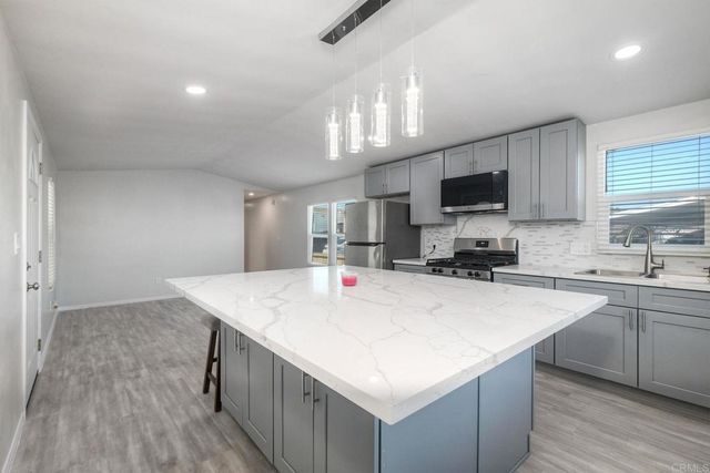 541 W 15th Avenue Spc 15, Escondido, CA 92025