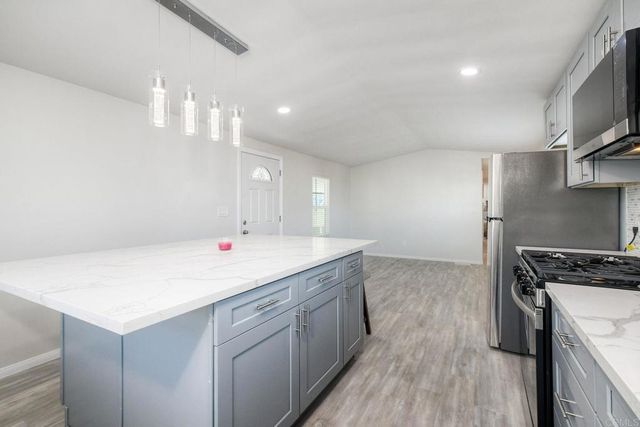 541 W 15th Avenue Spc 15, Escondido, CA 92025