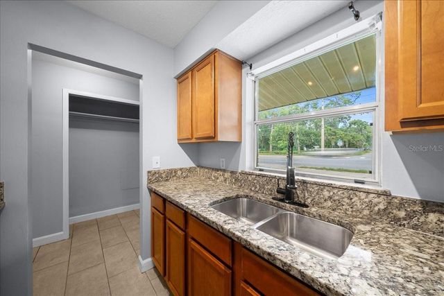1214 SE 36TH AVENUE, Ocala, FL 34471