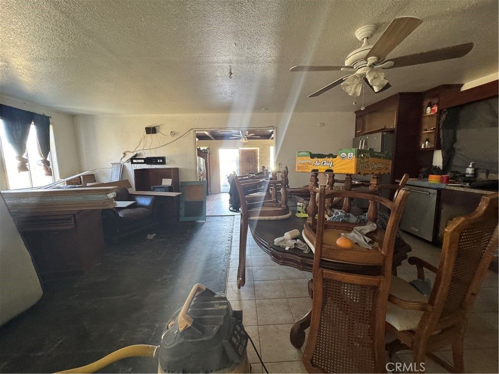 Image 11 of property listing at 10175 Valle Vista, Phelan, CA 92371