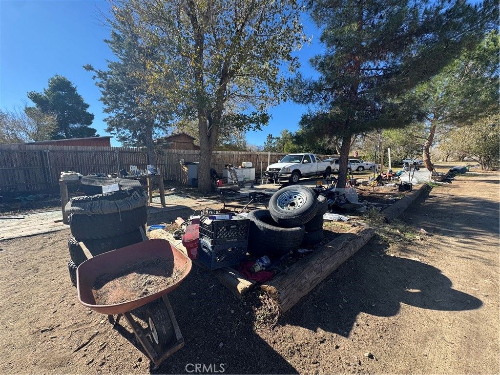 Image 20 of property listing at 10175 Valle Vista, Phelan, CA 92371