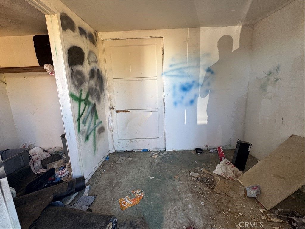 Image 24 of property listing at 10175 Valle Vista, Phelan, CA 92371