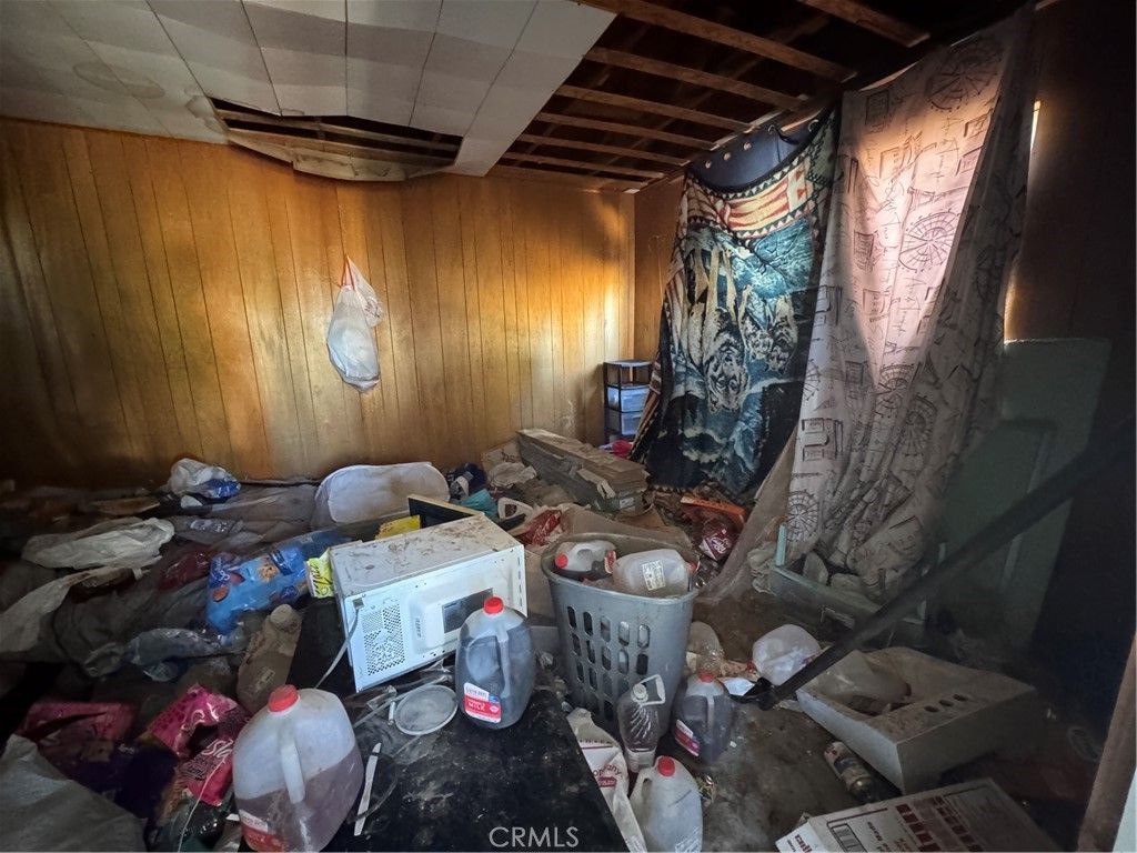 Image 26 of property listing at 10175 Valle Vista, Phelan, CA 92371