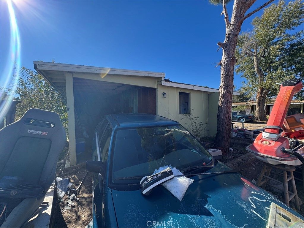 Image 27 of property listing at 10175 Valle Vista, Phelan, CA 92371