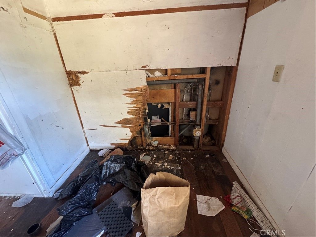 Image 4 of property listing at 10175 Valle Vista, Phelan, CA 92371