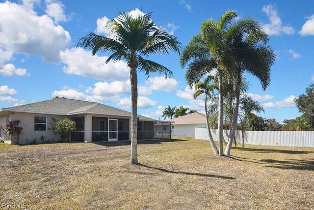 5122 Beecher ST, Lehigh Acres, FL 33971