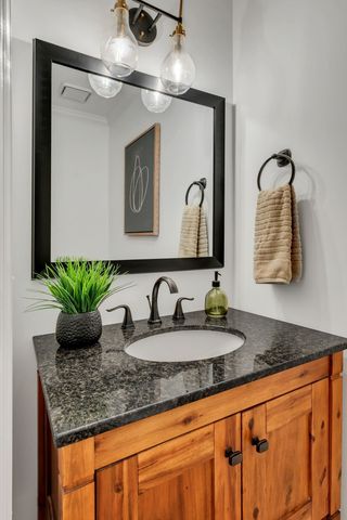 221 Adams Ct, Franklin, TN 37064