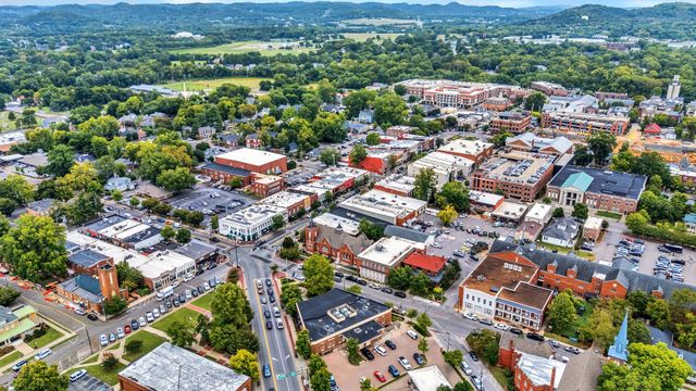 221 Adams Ct, Franklin, TN 37064