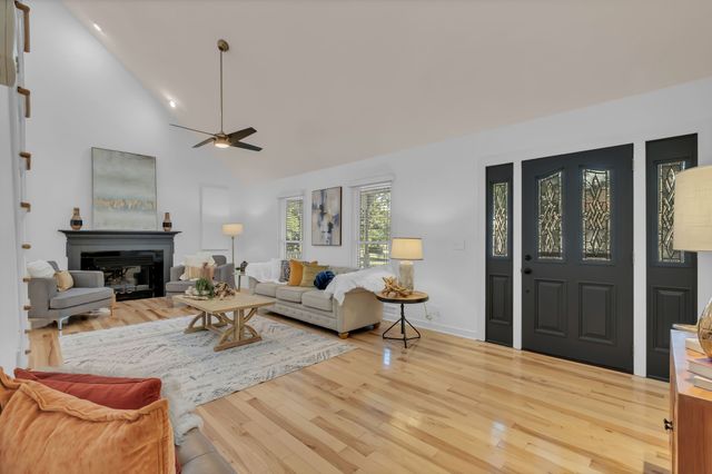 221 Adams Ct, Franklin, TN 37064