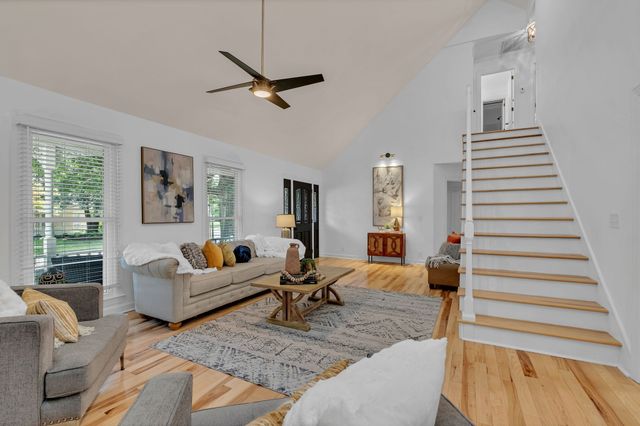 221 Adams Ct, Franklin, TN 37064