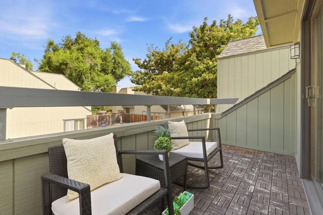 670 San Antonio Road 28, Palo Alto, CA 94306