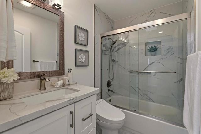 670 San Antonio Road 28, Palo Alto, CA 94306