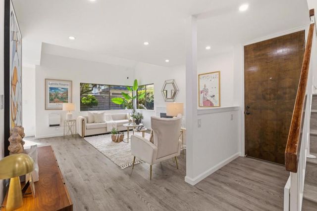 670 San Antonio Road 28, Palo Alto, CA 94306